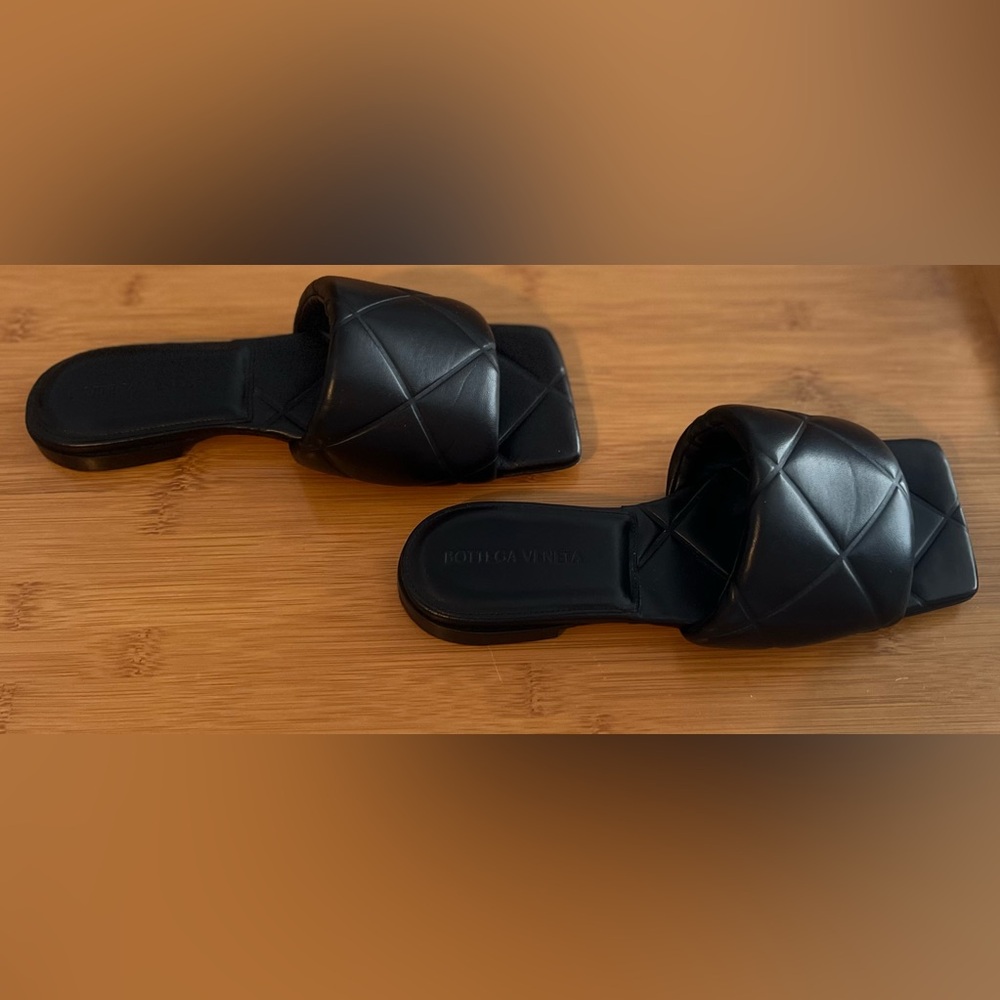 Bottega Veneta Lido Flat Sandal - Picture 2 of 5